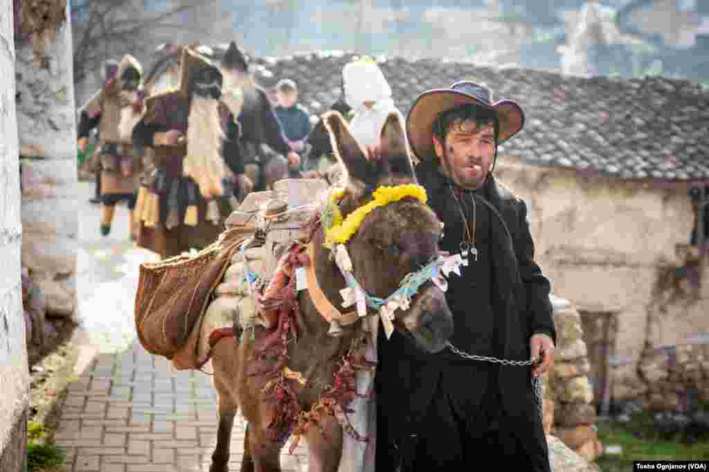Џоломари, древен обичај за христијанскиот празник Василица во кавадаречкото село Бегниште