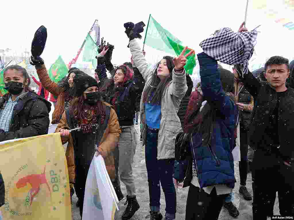 Newroza &#206;sala Ya Wan&#234;