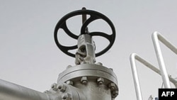 İran Hindistanın neftə görə borcun üçdə iki hissəsini ödədiyini bildirir