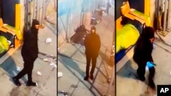 این تصاویر که از ویدیوی نظارتی گرفته شده و توسط اداره پلیس نیویورک ارائه شده است، مردی مظنون به تیراندازی به دو بی‌خانمان در روز شنبه ۱۲ مارس ۲۰۲۲ در نیویورک را نشان می دهد.
