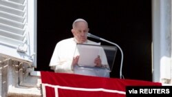 Папа Римський Франциск під час традиційної недільної промови на площі Святого Петра у Ватикані, 20 березня 2022