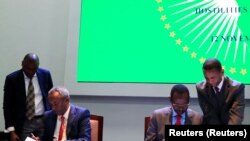 የኢትዮጵያ መከላከያ ሰራዊት እና የህወሃት ወታደራዊ ከፍተኛ አዛዦች የፕሪቶሪያውን የሰላም ስምምነት ለማስፈጸም የሚያስችል ስምምነት ተፈራረሙ።