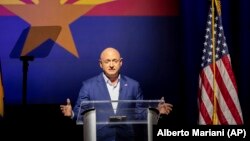 Победитель на выборах-2022, сенатор-демократ от штата Аризона Марк Келли