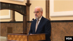 Џафери потврди дека посетата била на покана на претседателот на украинската рада и дека првично било планирано патувањето да биде на 21 април, но поради присуството на неколку делегации во Киев во тој период, датумот бил поместен за 25 април. 