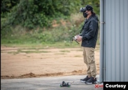 位于台北的穿越无人机飞手许文渊