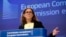 រូបឯកសារ៖ លោកស្រី Cecilia Malmström ស្នងការ​ពាណិជ្ជកម្ម​សហភាព​អឺរ៉ុប ថ្លែង​នៅ​ក្នុង​សន្និសីទ​កាសែត​មួយ នៅ​ទីស្នាក់ការ​ធំ​របស់​សហភាព​អឺរ៉ុប​ក្នុង​ទីក្រុង​ប្រុចស៊ែល នៅ​ថ្ងៃទី ០១ ខែមិថុនា ឆ្នាំ ២០១៨។ (AP Photo/Virginia Mayo)