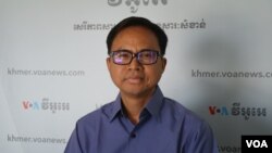 លោក សាម អ៊ីន អគ្គលេខាធិការ​គណបក្ស​ប្រជាធិបតេយ្យ​មូលដ្ឋាន​ក្នុងពេល​ដែល​លោក​ផ្តល់​បទសម្ភាសន៍​ដល់​វីអូអេ​កាលពី​ថ្ងៃទី១៣ ខែឧសភា ឆ្នាំ២០២២។ (ស៊ុន ណារិន/វីអូអេ)