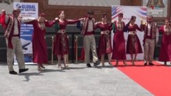 Լոս Անջելեսում կազմակերպվել էր հայ-ամերիկյան բիզնես կամուրջ , որի ընթացքում ներկայացվել է Հայաստանից բերված ավելի քան 40 անուն ապրանքանիշ 