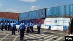 اسلام آباد میں کنٹینرز لگا کر راستے بند کیے جارہے ہیں