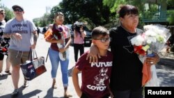 Abanye ababulawelwe abantwana eTexas ngumfanyana obadubule esikolo.