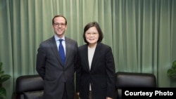 前白宫国安会亚洲资深主任麦艾文会见民进党主席暨总统候选人蔡英文(民进党提供)