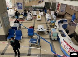 重庆第五人民医院大厅改成急诊室。（2022年12月23日）