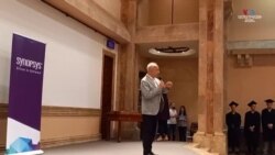 Սինոփսիսն աշխարհում համագործակցում է մոտ 2000 համալսարանների հետ, բայց միայն Հայաստանում է, որ կադրեր է պատրաստում իր կարիքների համար