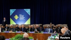 2022年9月29日，美国总统拜登和国务卿布林肯出席在国务院举行的美国-太平洋岛国峰会 (路透社)