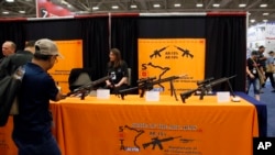 El joven de 14 años utilizó un rifle para disparar a un compañero de estudios en una escuela en California.