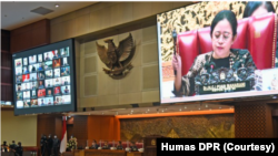 Ketua DPR RI Puan Maharani memimpin Sidang Paripurna, Selasa (12/4). (Foto: Humas DPR)