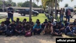 ထိုင်းမလေးနယ်စပ်မှာ အဖမ်းခံရတဲ့ မြန်မာနိုင်ငံသားများ ( Photo: ထိုင်း လဝက)