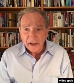 美国知名地缘战略专家乔治·弗里德曼通过视频接受美国之音中文部专访。（2022年4月18日）