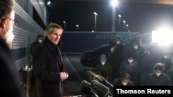 رافائل گروسی پس از سفر به تهران در وین با خبرنگاران صحبت می کند. ۲۵ فوریه ۲۰۲۱