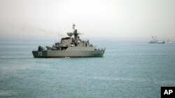 이란 반관영 '파르스' 통신이 지난 7일 공개한 사진. 호르무즈 해협에 이란 군함 '알보르즈' 호가 떠있다. (자료사진)