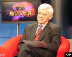 盖保德参加美国之音节目