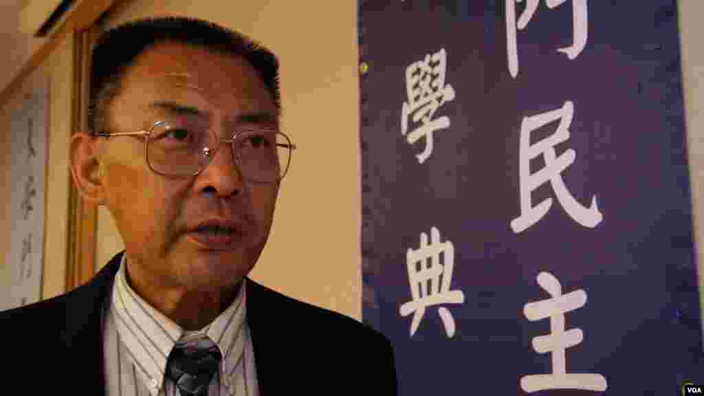 天安门民主大学筹备组的葛洵（美国之音国符拍摄）