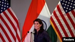 美国常驻联合国代表妮基·黑利大使在新德里参加一次推动美印关系的会议。(2018年6月28日)