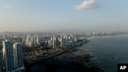 巴拿马城。有人说，兆丰银行纽约分行与巴拿马分行长期协助台湾政府“巩固”在中南美邦交国，部分资金往来可能被美国“盯上”，被罚重金