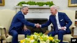 លោក Biden ប្រកាស​អំពី​ការ​ប្ដូរ​តួនាទី​របស់​យោធា​នៅ​ក្នុង​ប្រទេស​អ៊ីរ៉ាក់​កាល​ពី​ថ្ងៃ​ច័ន្ទ​​ទី២៦ ខែ​កក្កដា ឆ្នាំ​២០២១ ក្នុង​អំឡុង​ពេល​នៃ​ជំនួប​នៅ​សេតវិមាន​ជាមួយ​នឹង​នាយករដ្ឋមន្ត្រី​អ៊ីរ៉ាក់​លោក Mustafa al-Kadhimi។