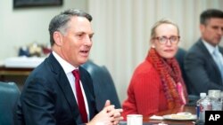 Waziri wa Ulinzi wa Austrralia Richard Marles akikutana na Waziri wa Ulinzi Lloyd Austin huko Wizara ya Ulinzi ya Marekani- Pentagon, Feb. 3, 2023, in Washington. 