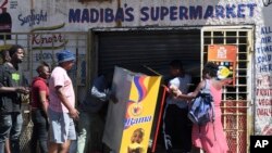 Pillage dans un magasin de la banlieue de Johannesburg, le 2 septembre 2019.