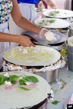 Author Daniel Pink believe a system of rewards and punishments works well for simple, routine jobs.