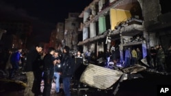 21일 시리아 다마스쿠스 시 인근에 테러 공격이 발생했다. 이슬람 수니파 무장조직 ISIL은 이번 공격이 자신들의 소행이라고 시인했다. 