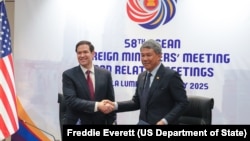 美国国务卿卢比奥与马来西亚的外长哈桑2025年7月10日出席谅解备忘录签署仪式。美国和马来西亚于7月28日斡旋了柬埔寨和泰国的停火协议。