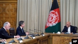 دیدار آنتونی بلینکن، وزیر خارجه آمریکا، با اشرف غنی، رئیس جمهور افغانستان، در کابل. ۱۵ آوریل ۲۰۲۱
