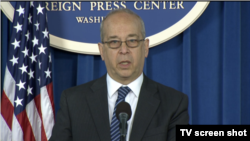 대니얼 러셀 국무부 동아태 담당 차관보가 3일 워싱턴 외신기자클럽에서 기자회견을 하고 있다.