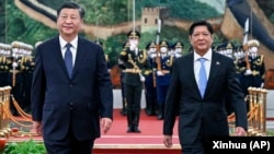 资料照：中国领导人习近平在北京人大会堂欢迎到访的菲律宾总统小马科斯。（2023年1月4日）