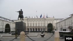 华沙的波兰总统府。（美国之音白桦拍摄）