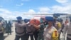 Evakuasi delapan jenazah korban serangan KKB berhasil dilakukan Senin (7/3). Jenazah dikirim ke RSUD Mimika untuk diotopsi. (Kapendam XVII/Cenderawasih, Papua)