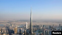Menara tertinggi di dunia adalah Burj Khalifa di Dubai, UEA, dengan tinggi 828 meter (foto: dok).