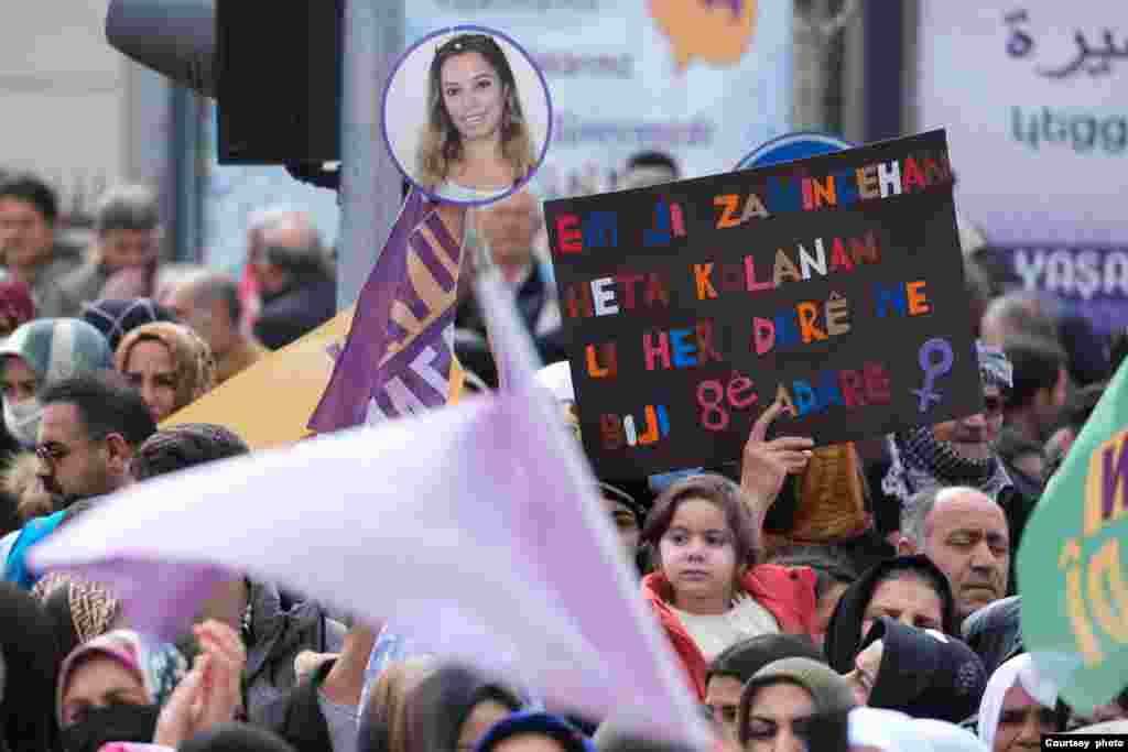 D&#238;meneke ji &#231;alak&#238;ya 8&#39;&#234; Adar&#234; Roja Jinan ya Navnetewey&#238; ya li bajar&#234; Wan&#234;, 8 Adar,2022