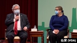 欧洲议会对中关系代表团团长包瑞翰（Reinhard Bütikofer，左）。（美国之音特约记者杨安摄影）