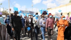 ሶማል: ዓረብ ኢማራት ኣብታ ሃገር ንዘሎ ፖለቲካዊ ወጥሪን ተቓውሞን ተጉሃህር አላ ክትብል ትኸስስ