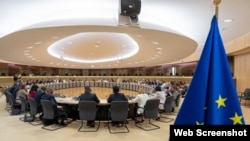 Треба да има јасна правична анализа на состојбите за тоа што треба да се направи во иднина, рече еврокомесарот Оливер Вархеји