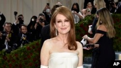 Foto Achiv: Aktris Julianne Moore rive nan gala Mize Metwopoliten Ar la nan Nouyok, 2 Me, 2022. 