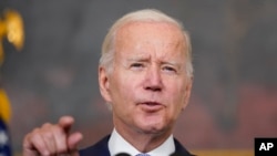 美国总统拜登在白宫对通胀降低法案发表讲话（2022年7月28日）