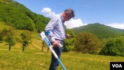 Profesor Motoyuki Sato s Tohoku univerziteta u Japanu testira detektor ALIS sa FUCZ u okviru programa NATO Science for peace.