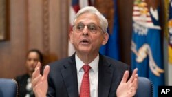 美国司法部长加兰德宣布对德克萨斯州小学枪击案件进行调查（2022年6月8日）