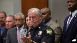 Mkuu wa Polisi eneo la Virginia Beach James Cervera akiongea na waandishi wa habari, Virginia, Ijumaa, Mei 31, 2019.