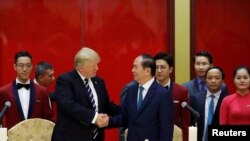 越南国家主席陈大光在国宴上欢迎美国总统川普来访(2017年11月11日)